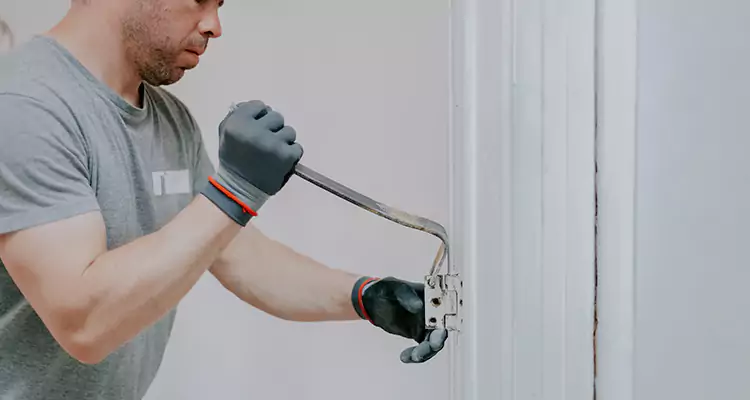 Cracked Door Jamb Repair in Coral Gables, FL