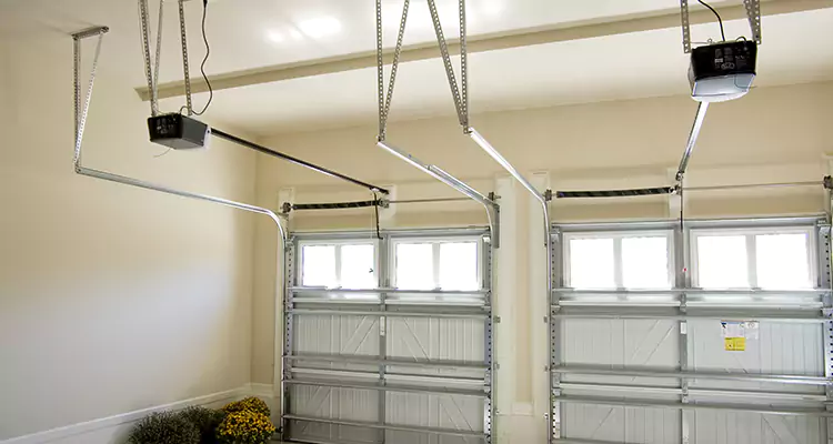 Residential Emergency Garage Door Repair in Coral Gables, FL